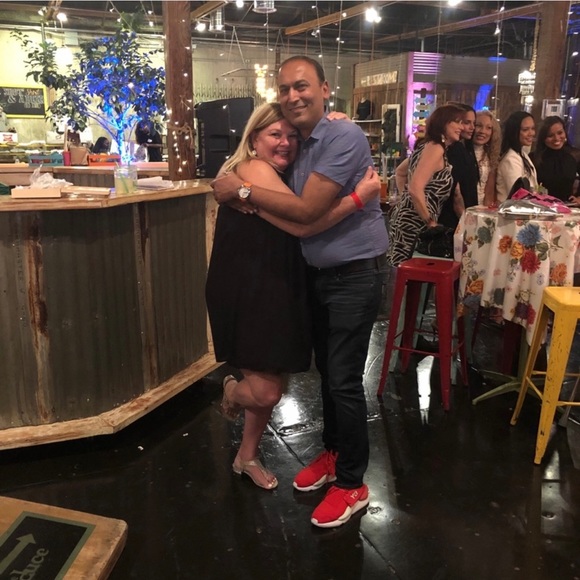 LET’S PARTY! LIVE 🎉MASSIVE BAGS,JEWELRY, MENS 👜 M,W,F 6:00 MST  7:00 CT 8:00 ET - Picture 7 of 15